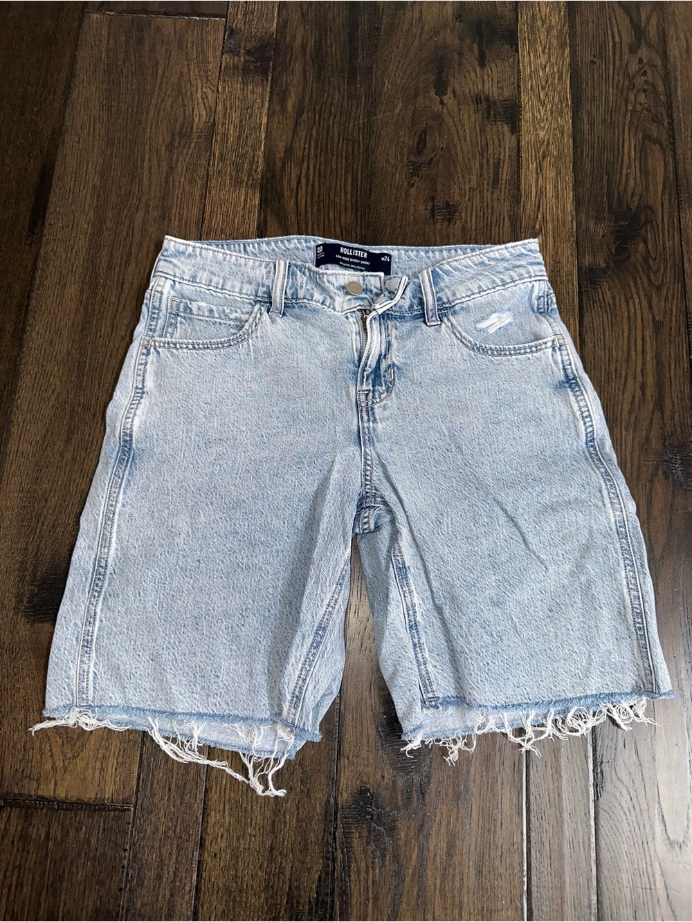 hollister low-rise baggy denim shorts – size 24